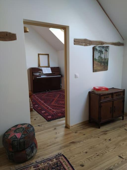 Superbe Appartement Dans Charmant Corps De Ferme Acheres-la-Foret Exterior foto
